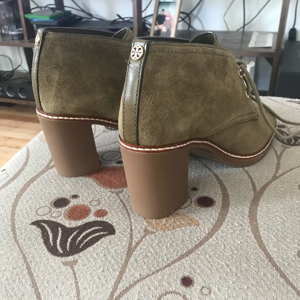 Tory Burch Hilary otter green 7.5